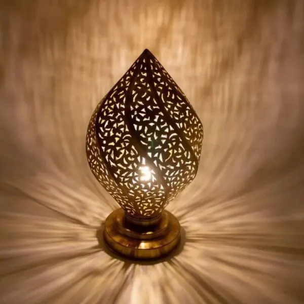 Table lamp, lit
